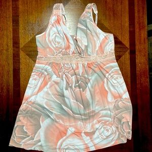 Woman lacy sleep wear/gown